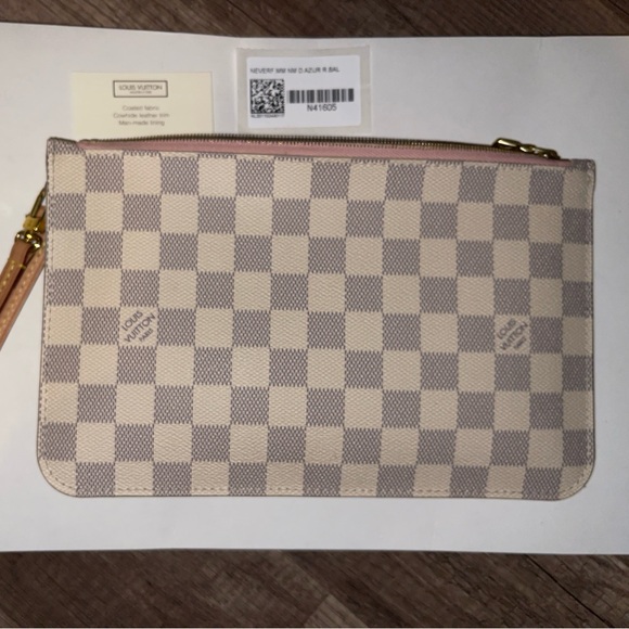 LIKE NEW LOUIS VUITTON NEVERFULL DAMIER AZUR POCHETTE - Picture 1 of 9